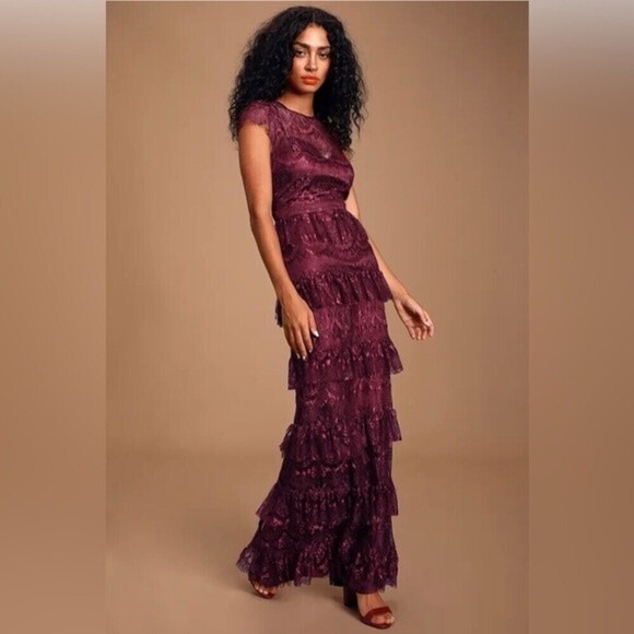 Lulu’s Romantic Daydreamer Burgundy florenceTiered Maxi Dress Champagne XS. - Picture 3 of 7